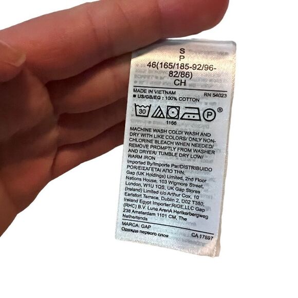 NWT! Gap untucked optic white button down shirt - Picture 4 of 9